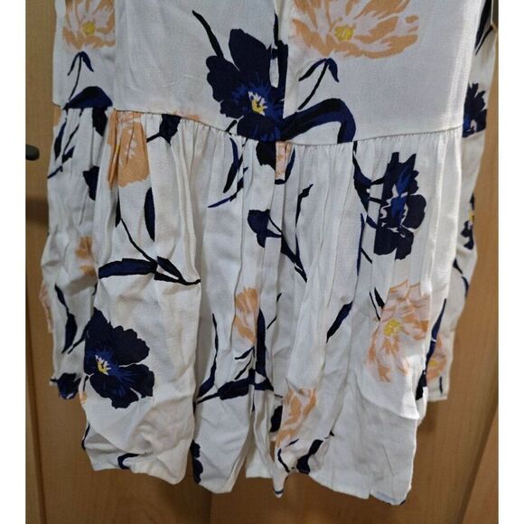 Forever 21 Floral Sleeveless Button-Front Dress With Tiered Skirt & Tie Neckline - Picture 3 of 9